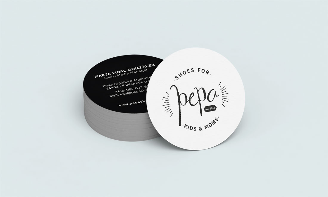 Rebranding de una marca tarjetas de visita de Pepa Shoes por Blanco Ruso